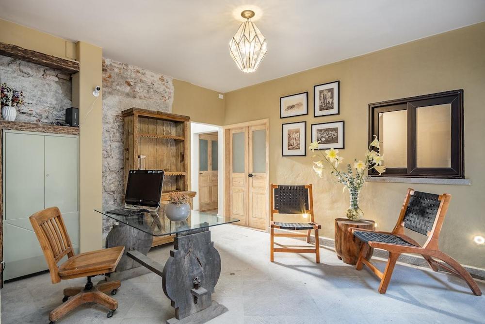 Location - New, Upscale, Modern Comfort Holiday home *